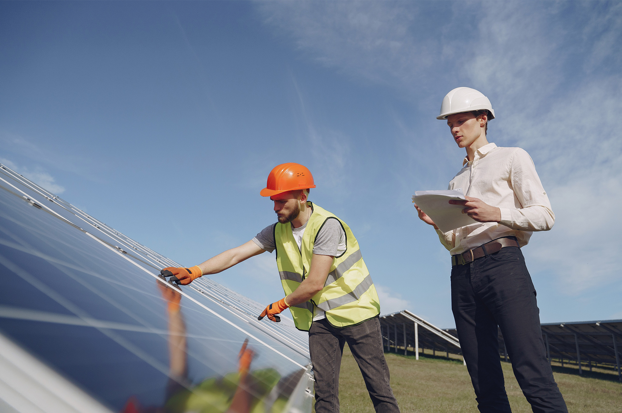 Beneficios de Instalar Paneles Solares en tu Empresa