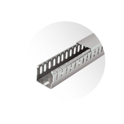 Canaleta Ranurada 40X40MM Tira 2 Metros — RM Energía Inteligente