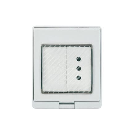 Contenedor IP55 con Interruptor 9/12 Más Toma Corriente 10A 250V Blanco — RM Energía Inteligente