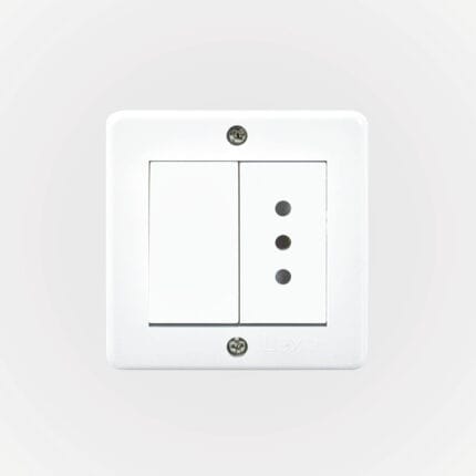 Casquete IP20 con Interruptor 9/12 Más Toma Corriente 10A 250V Blanco — RM Energía Inteligente
