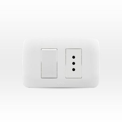 Interruptor Simple 9/12 Más Toma Corriente 10A 250V Blanco Armado — RM Energía Inteligente