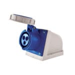 Enchufe Hembra Sobrepuesta 16A 2P+T 220V IP67 — RM Energía Inteligente