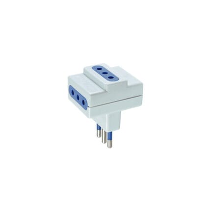 Adaptador Triple 10A 2P+T Blanco — RM Energía Inteligente