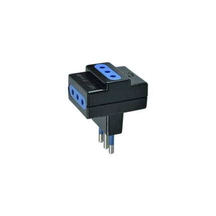 Adaptador Triple 10A 2P+T Negro — RM Energía Inteligente